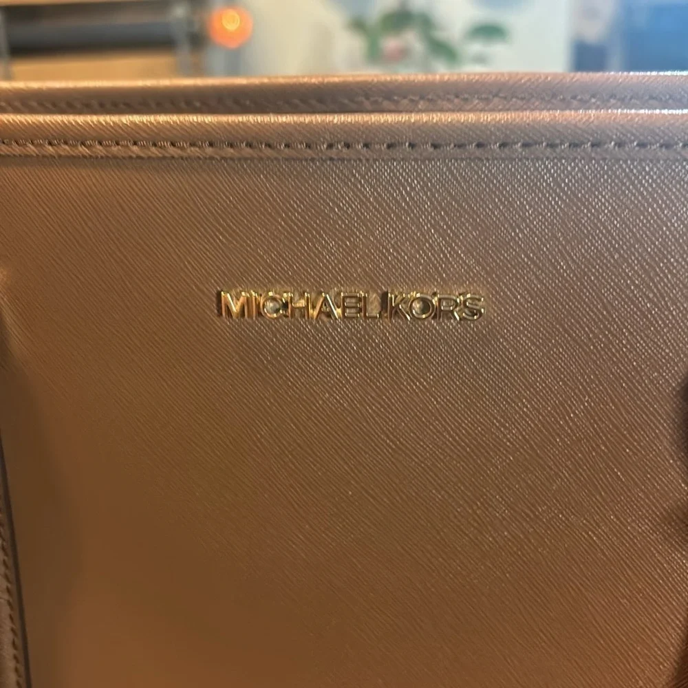 Michael Kors Sady Large Tote - Picture 5 of 13